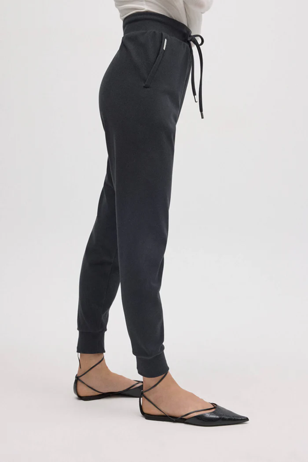 70670 2 pantalon jogger con textura marengo (Copy)